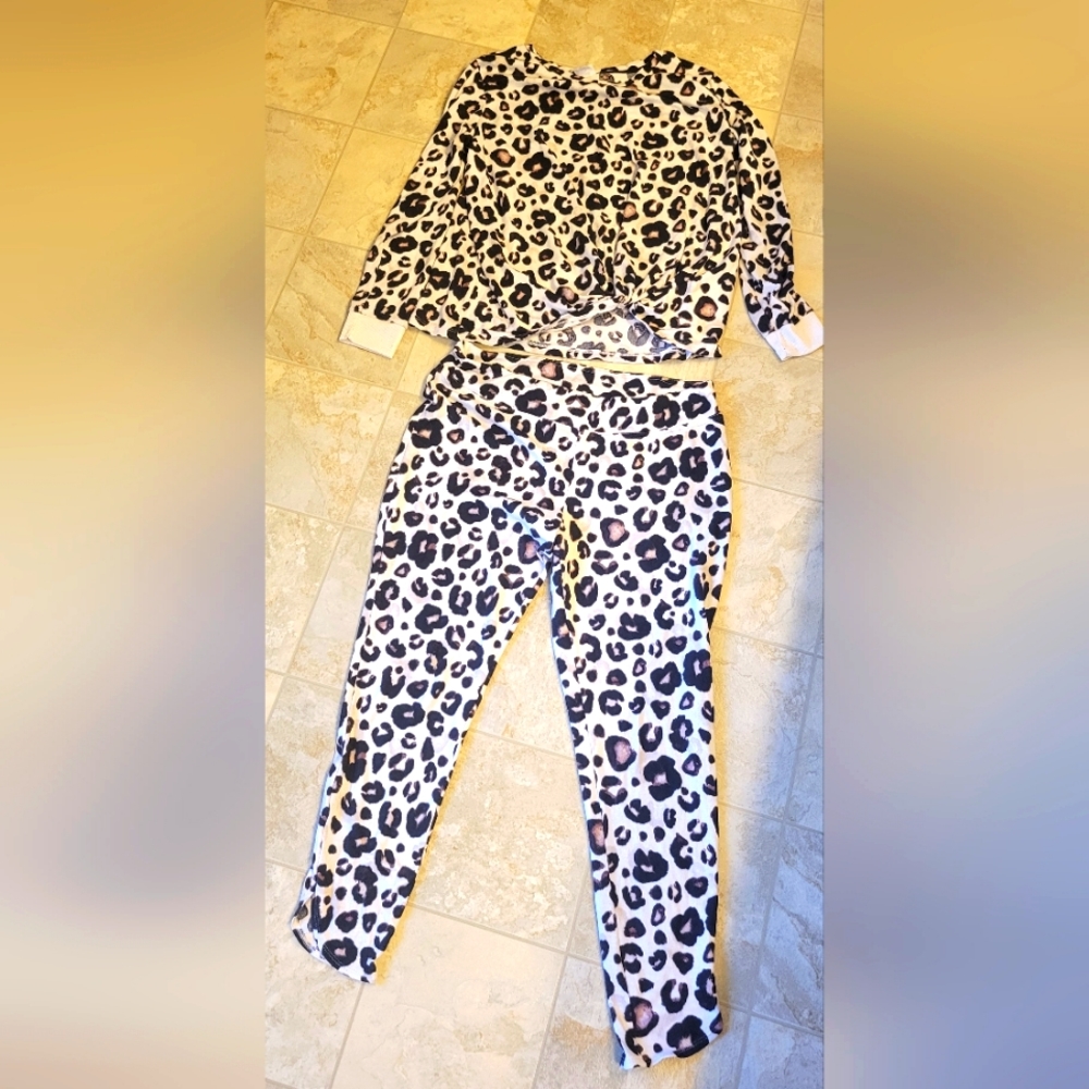 Leopard lounge wear pant set